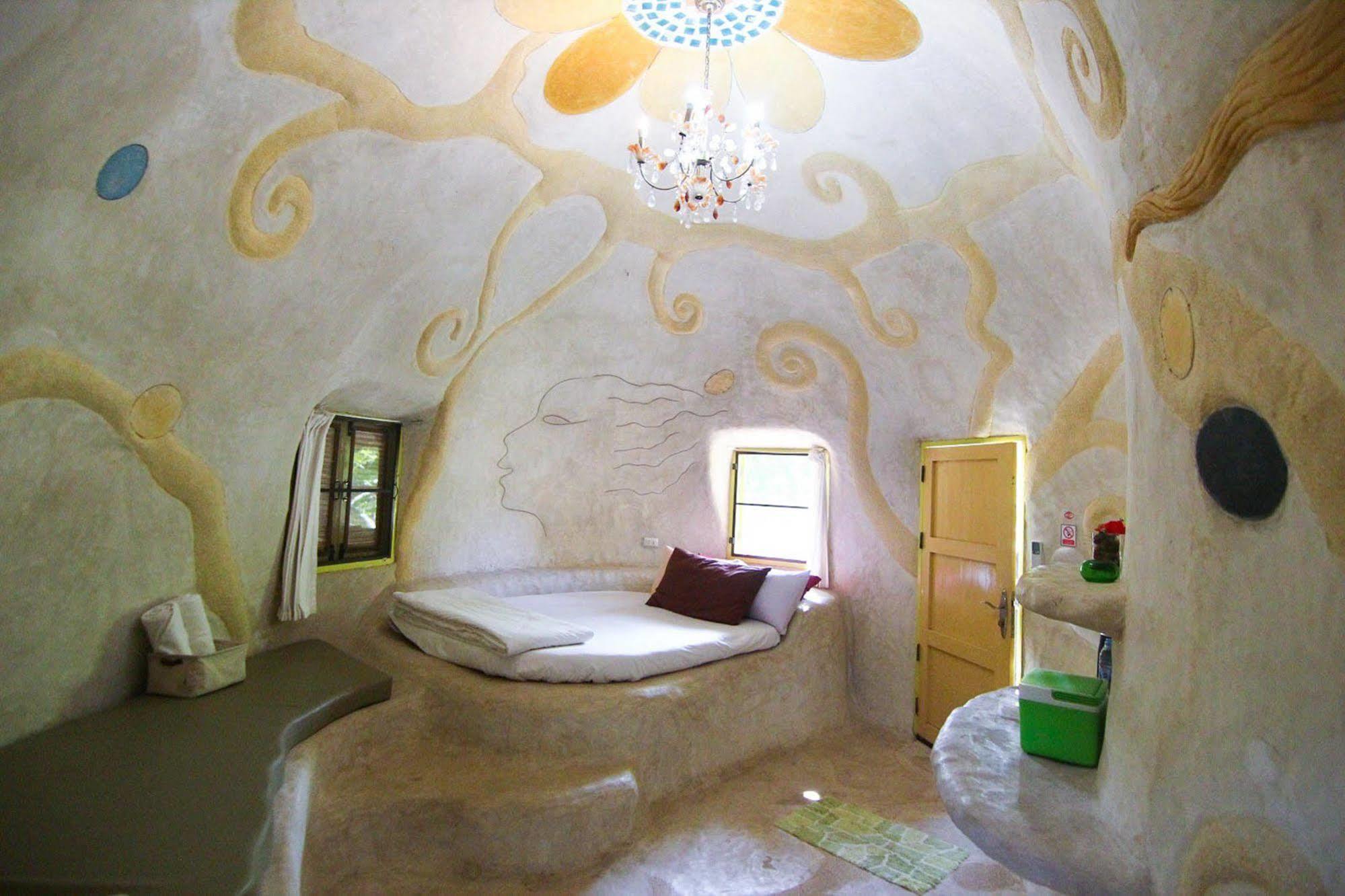 Hotel Naidee Sculptured Huts HHQ Exterior foto