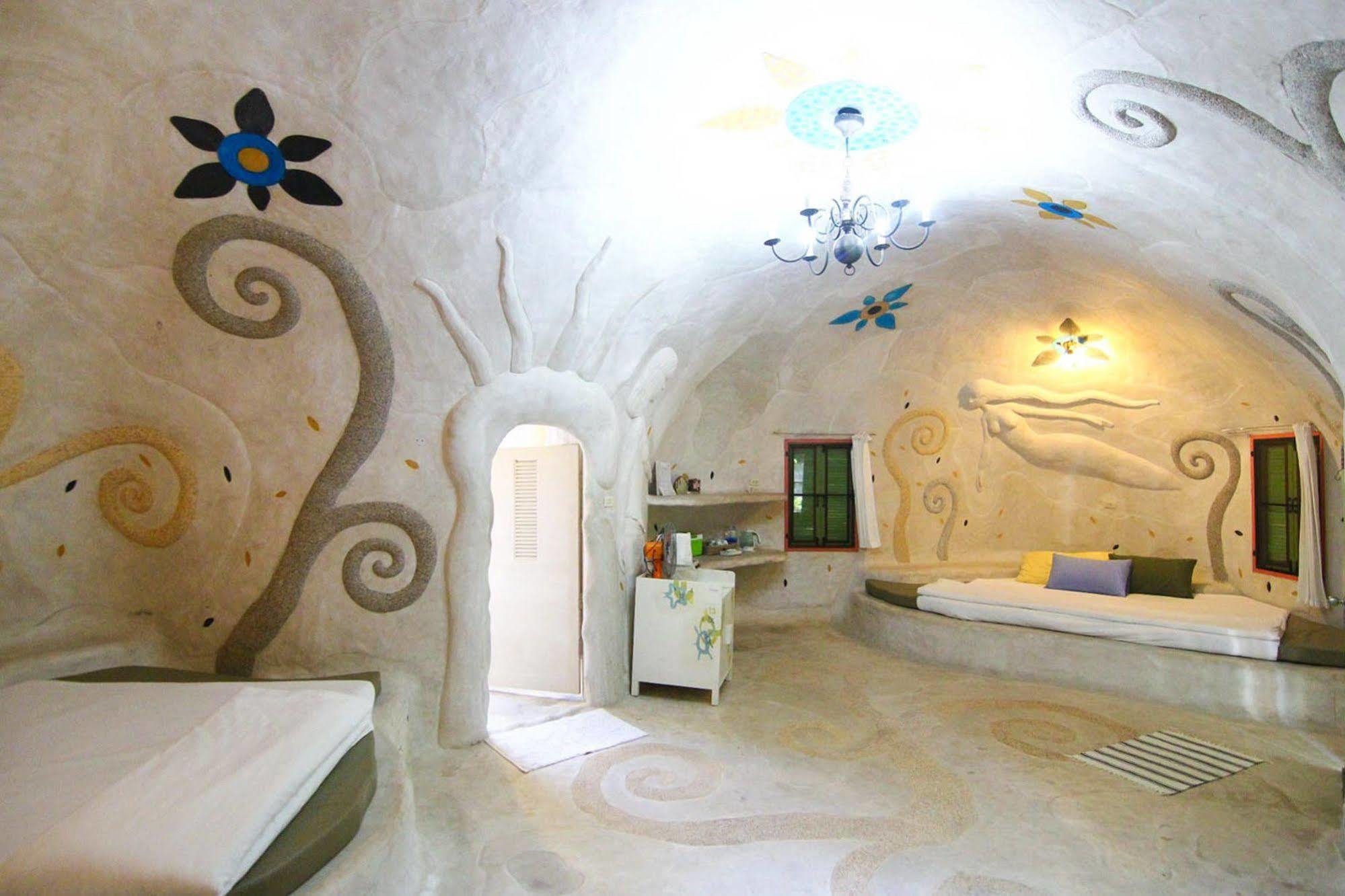 Hotel Naidee Sculptured Huts HHQ Exterior foto